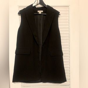 H&M Woman’s black vest with button
